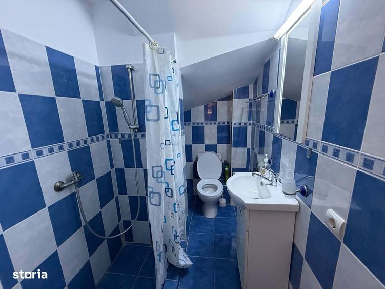 Casă cu 4 camere decomandat în Central