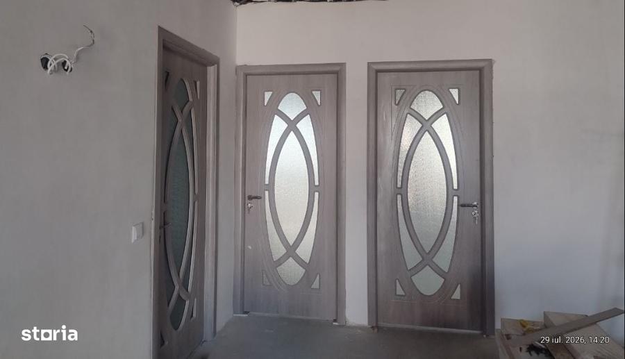 Casă cu 4 camere în Lumina
