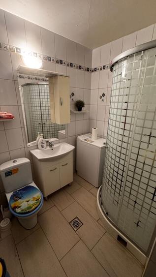 Apartament mare, luminos, 50 metri de metrou. - 10