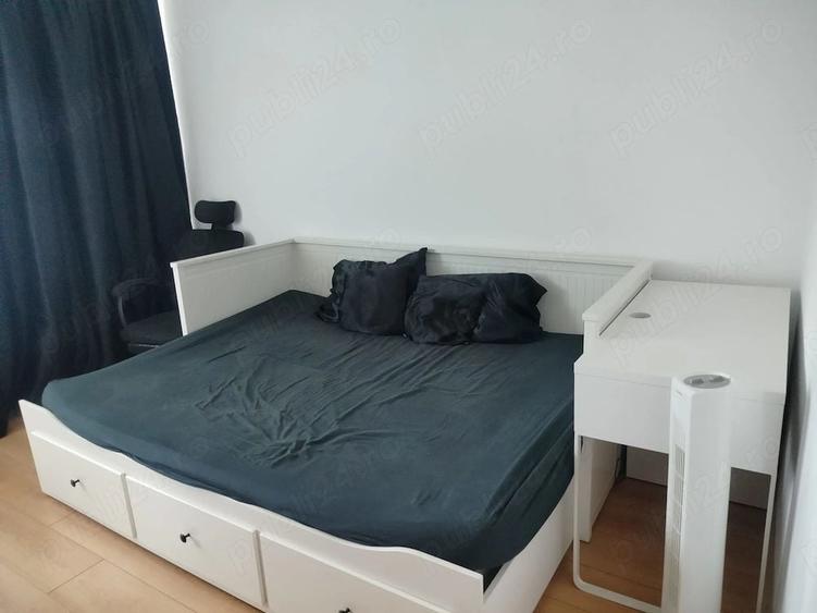 Apartament cu 4 camere semidecomandat, mobilat în Apărătorii Patriei