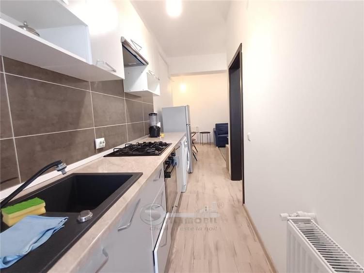 Apartament cu 2 camere decomandat în Podu Roș
