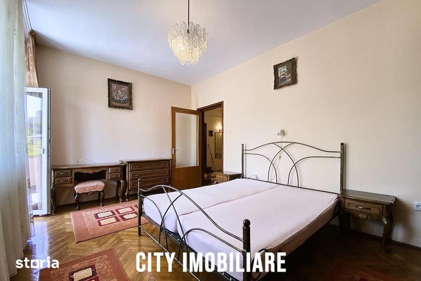 Apartament cu 3 camere decomandat în Central
