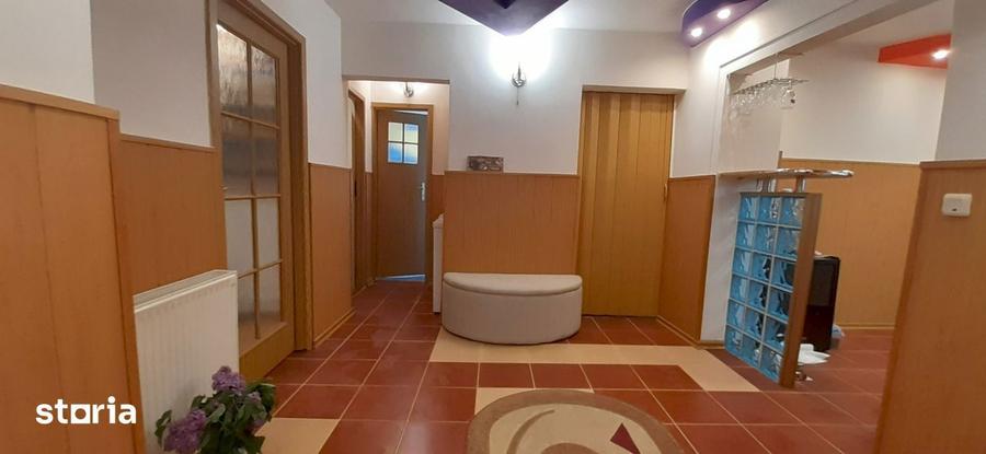 Apartament cu 3 camere decomandat în Mioriței