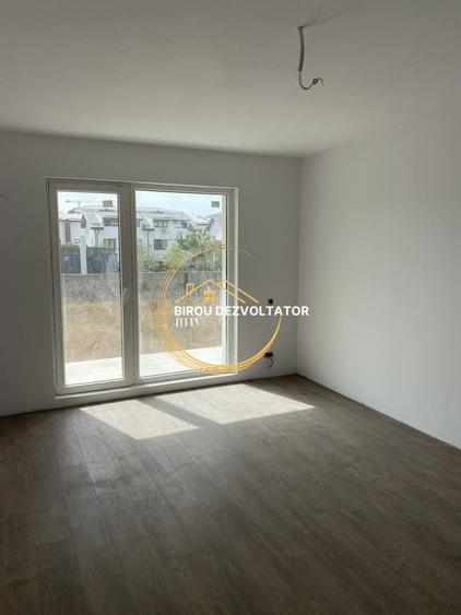 Mutare Rapida Parcare bonus 12 minute de metrou Bloc boutique Modern - 7
