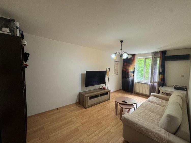 Apartament cu 3 camere decomandat în Basarabia