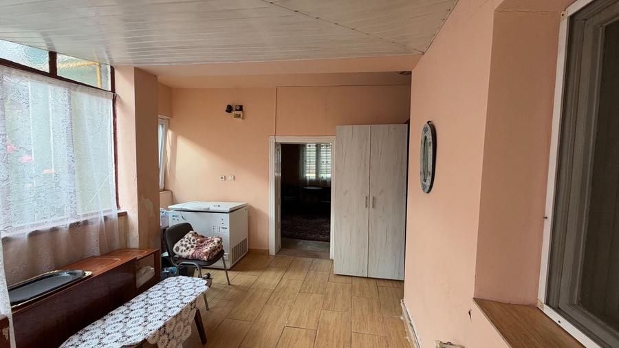 Casă individuală cu 4 camere cu Canalizare în Iosia