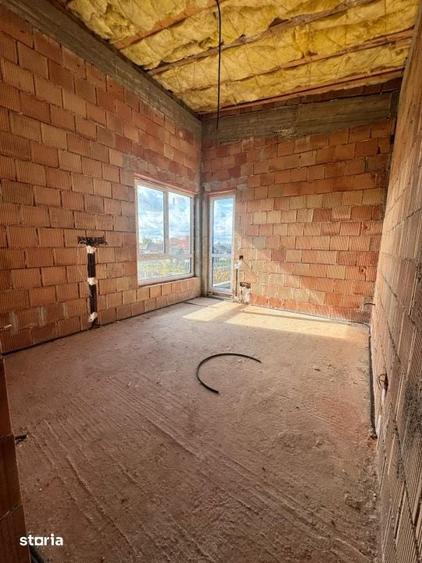 Casă cu 4 camere cu Teren 420 Mp în Recea