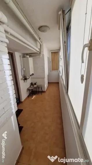 Casă cu 7 camere în Grivița