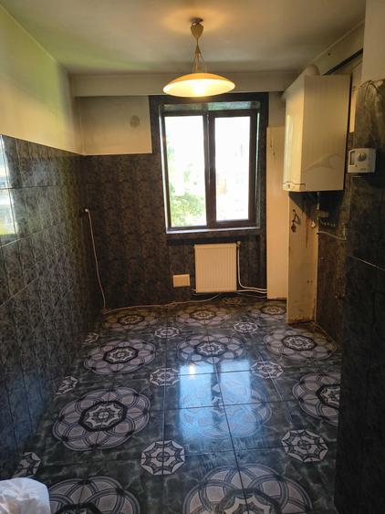 Apartament cu 3 camere decomandat în Săsar