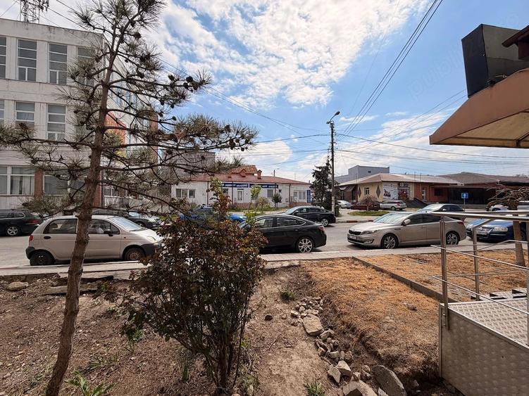 Apartament cu 2 camere decomandat, mobilat în Central