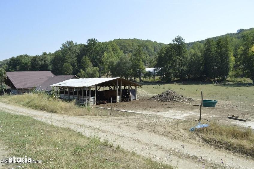 Spațiu comercial, de 1,887 mp, în Glâmbocel