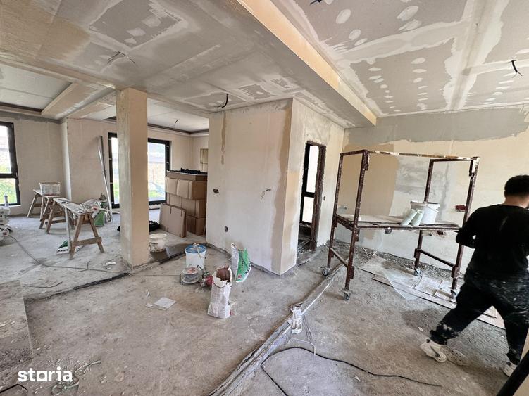 Casă cu 4 camere cu Teren 324 Mp în Fundeni