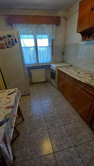 Apartament cu 3 camere decomandat în Micro 15