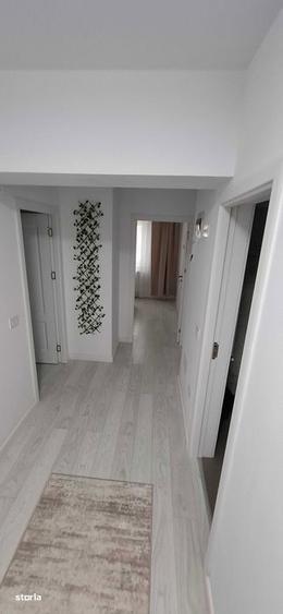 Apartament cu 3 camere, mobilat în Central