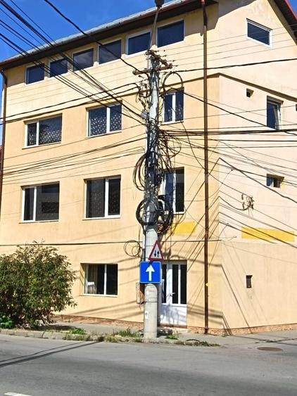Casă individuală cu 5 camere cu Canalizare în Central