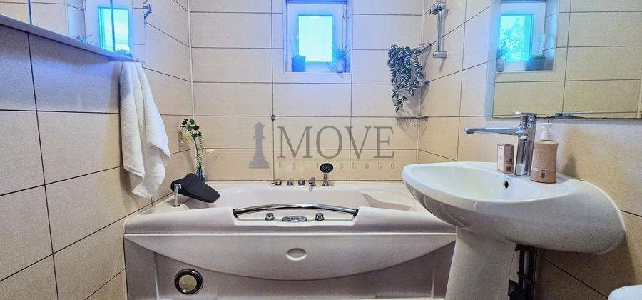 Apartament etaj intermediar, luminos, centrală proprie, fereastră la baie - 18