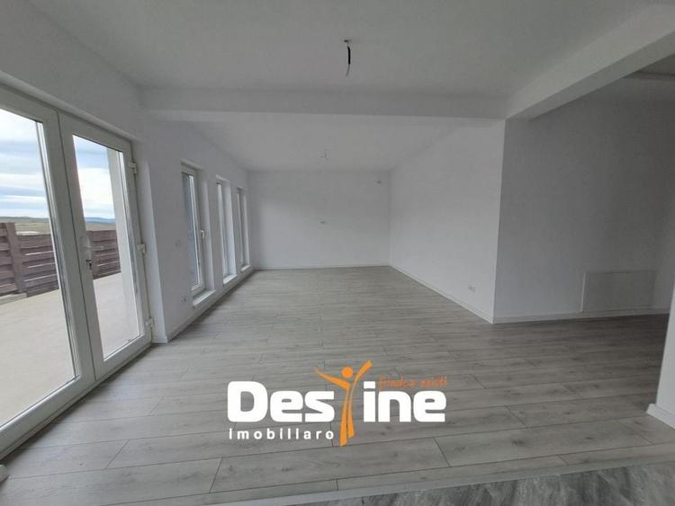 Casă individuală cu 4 camere cu Canalizare în Miroslava