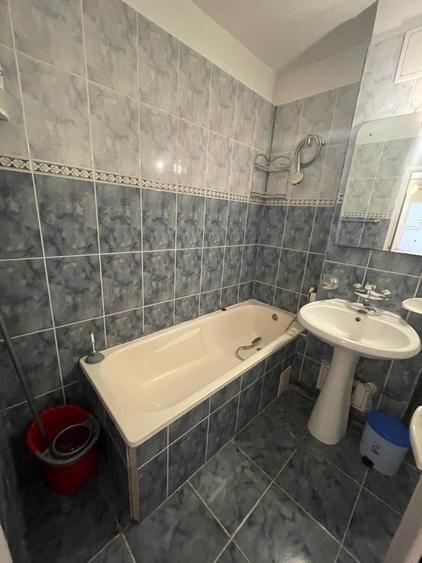 Apartament cu 3 camere decomandat, mobilat în Ultracentral