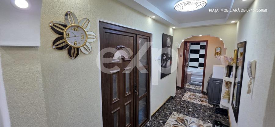 Apartament cu 4 camere decomandat, mobilat în Central