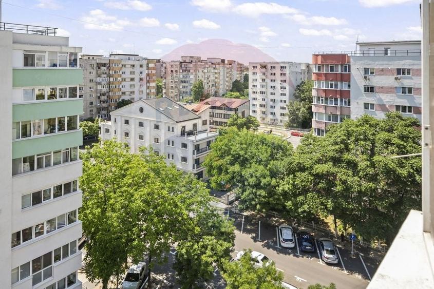 Apartament cu 4 camere decomandat, mobilat în Sebastian