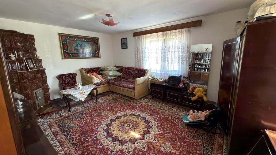 Casă cu 4 camere în Central
