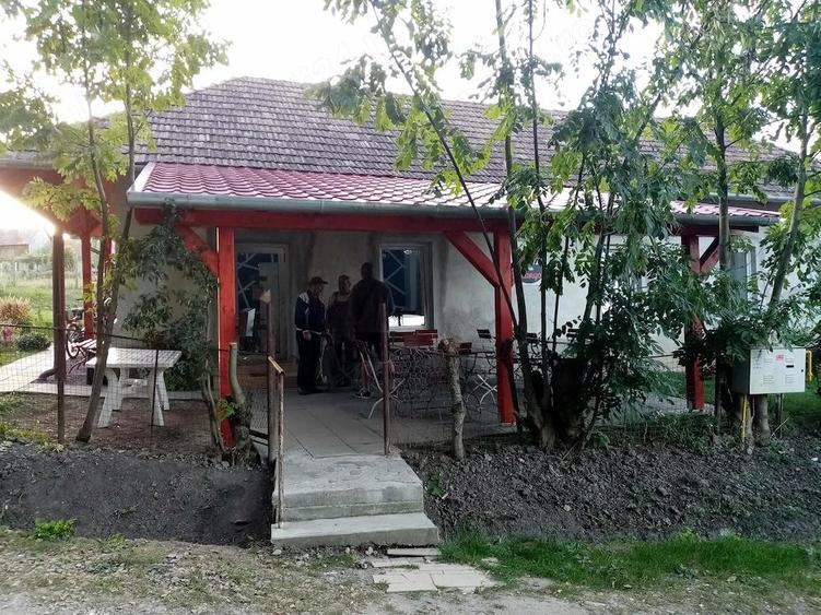 Casă cu 2 camere cu Teren 725 Mp în Săbed