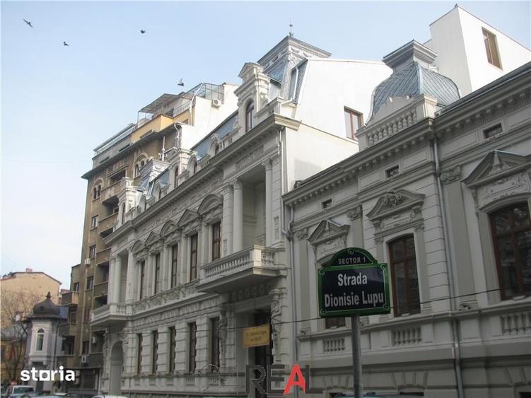 Spațiu comercial, de 233 mp, în Romană