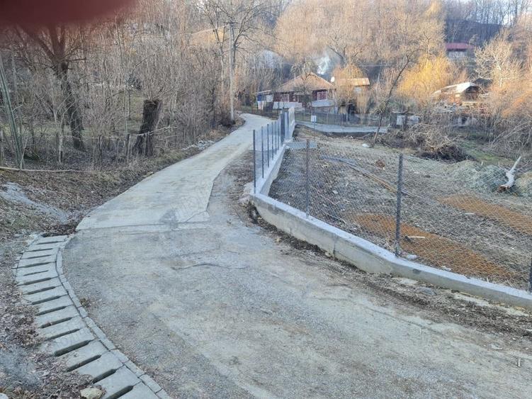 Teren de 737 mp, în Central