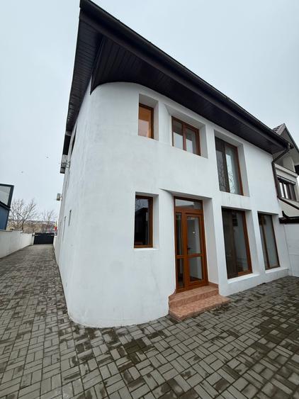 Casă cu 3 camere cu Teren 20 Mp în Vitan