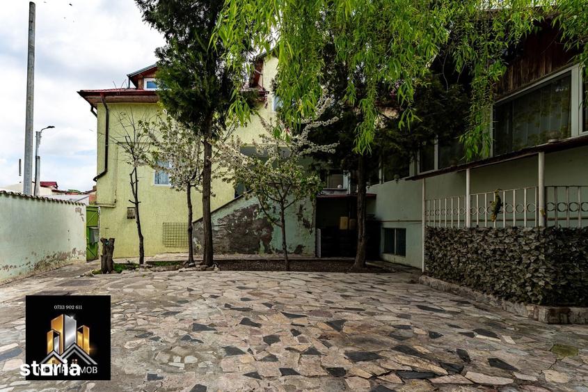 Casă cu 10 camere cu Teren 355 Mp în Bucureștii Noi