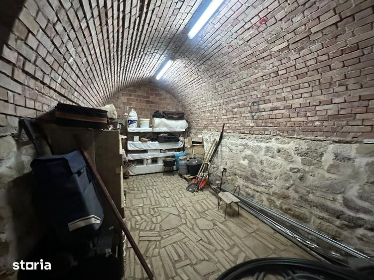 Casa P+1+beci inalt, cu 2 spa?ii comerciale ?i 740 mp teren Victoria - 3
