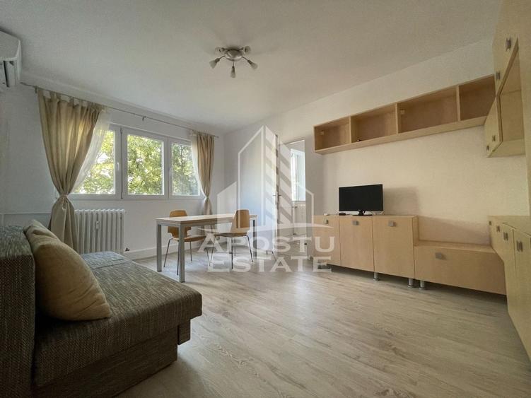 Apartament cu 2 camere semidecomandat, mobilat în Dacia