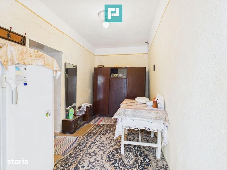 Casă cu 3 camere în Cintei