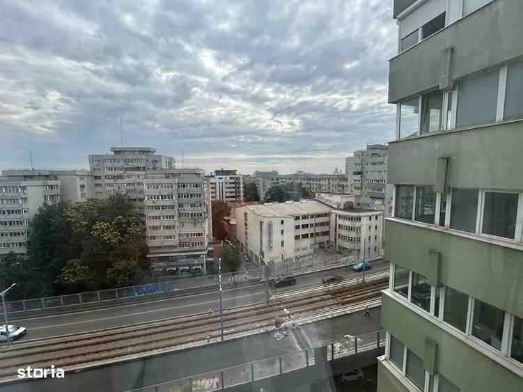 Apartament cu 3 camere decomandat în Titulescu