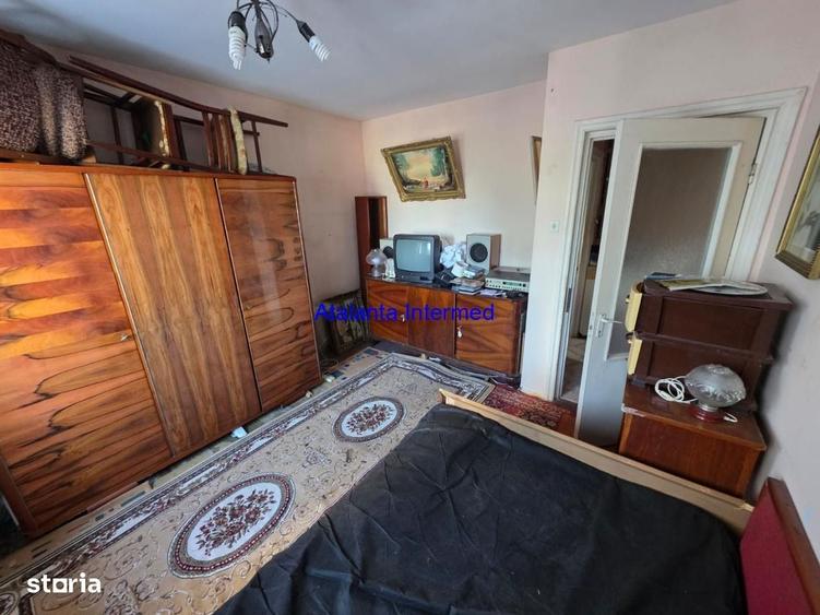 Apartament cu 3 camere decomandat în CET