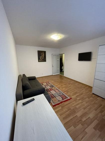 Apartament cu 2 camere decomandat în Micro 21
