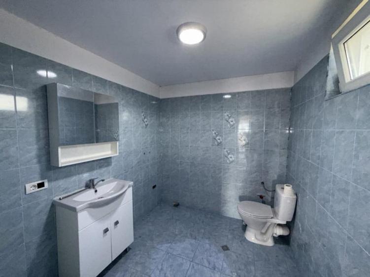 Casă cu 6 camere cu Teren 600 Mp în Copăcelu