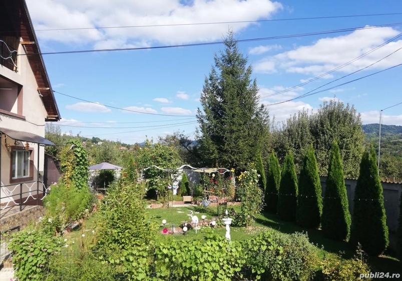 Casă cu 5 camere cu Teren 2100 Mp în Malu cu Flori