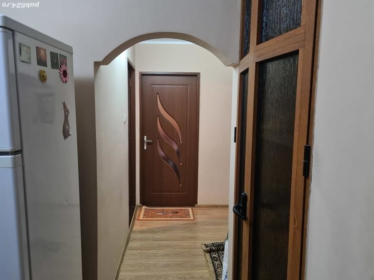 Apartament cu 4 camere în Târgu Bujor