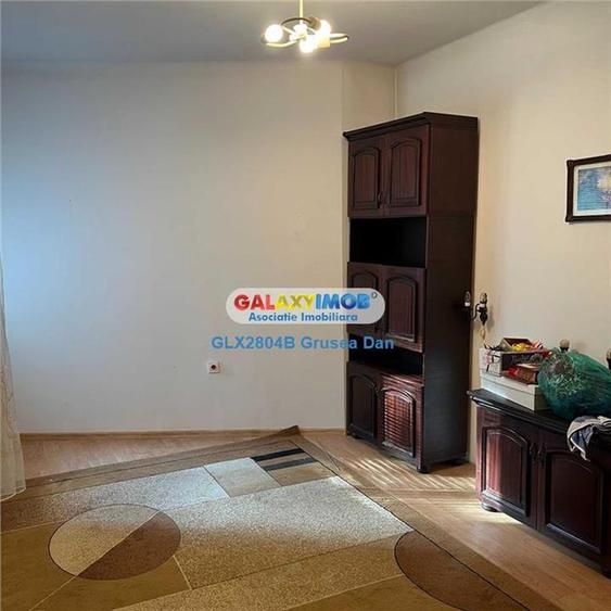 Apartament cu 4 camere decomandat, mobilat în Rosetti