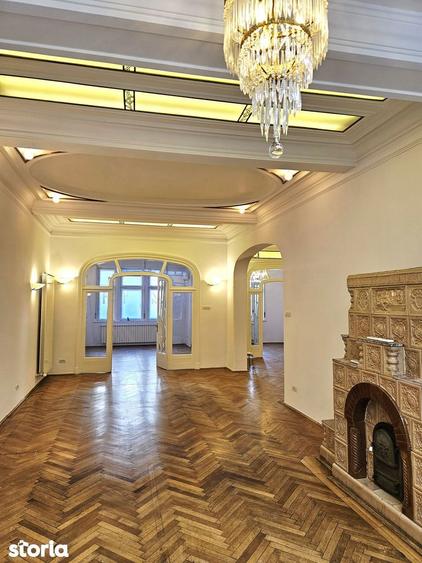 Casă cu 6 camere cu Teren 250 Mp în Unirii