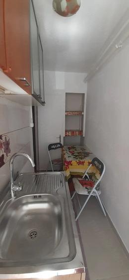 Garsonieră decomandată în Central