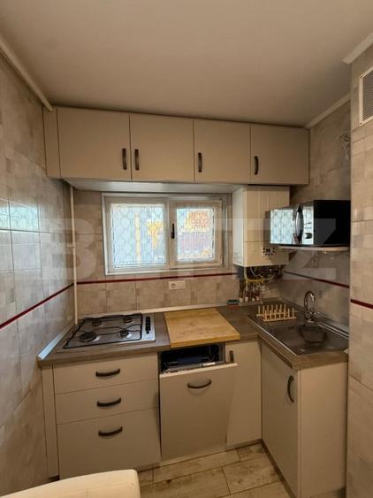Apartament cu 2 camere decomandat, mobilat în Central