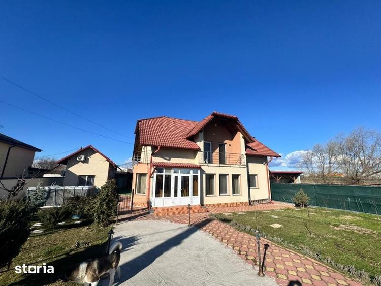 Casă cu 7 camere cu Teren 960 Mp în Pielești
