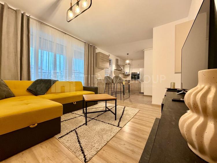 Apartament cu 2 camere semidecomandat, mobilat în Tractorul