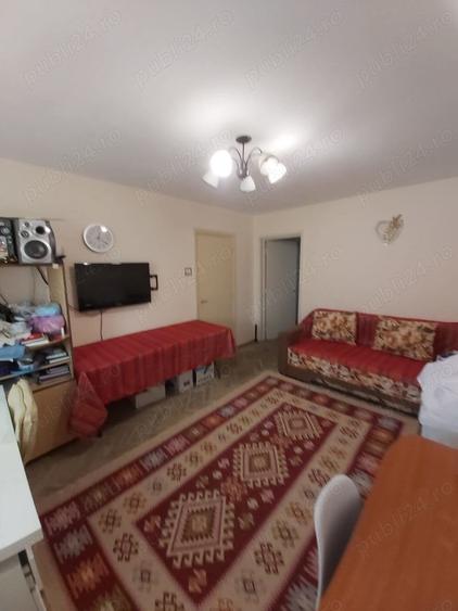Apartament cu 3 camere decomandat în Berceni
