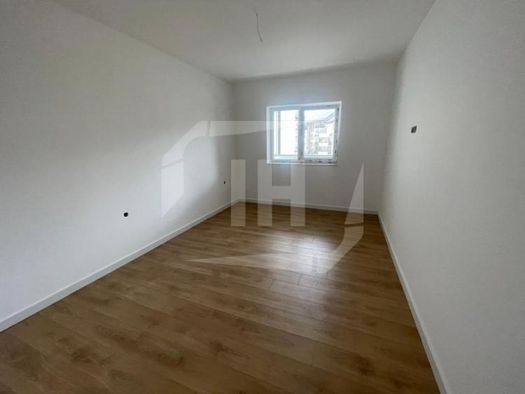 Apartament cu 3 camere semidecomandat în Florești