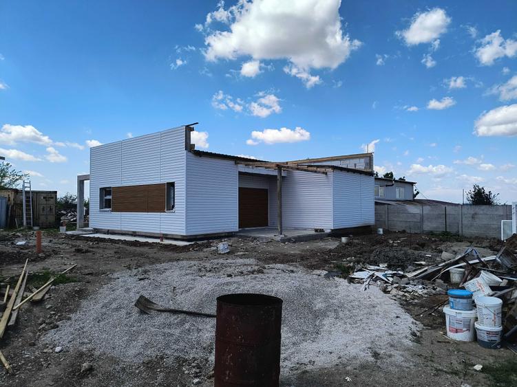 Casă cu 3 camere cu Teren 89 Mp în Central