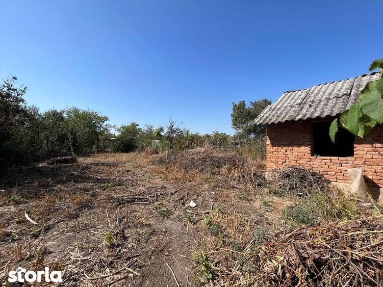 Casă cu 4 camere cu Teren 100 Mp în Rogova
