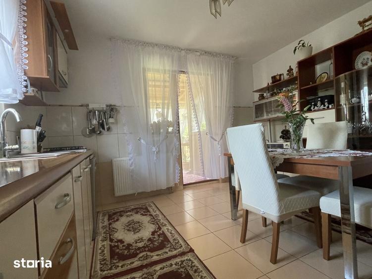 Casă cu 5 camere cu Teren 576 Mp în Central